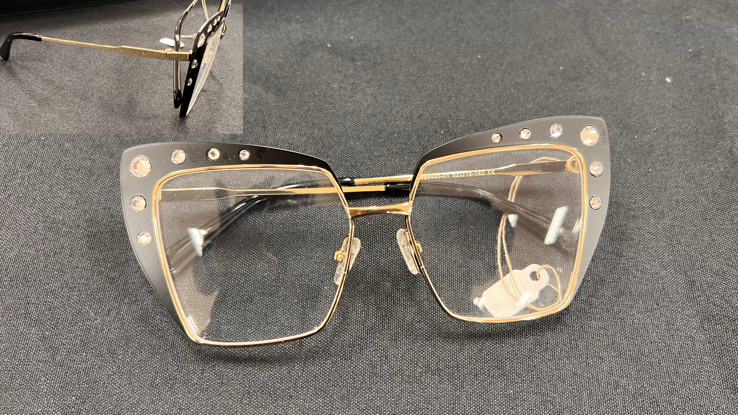 Wanda's Collection - Chic Vision