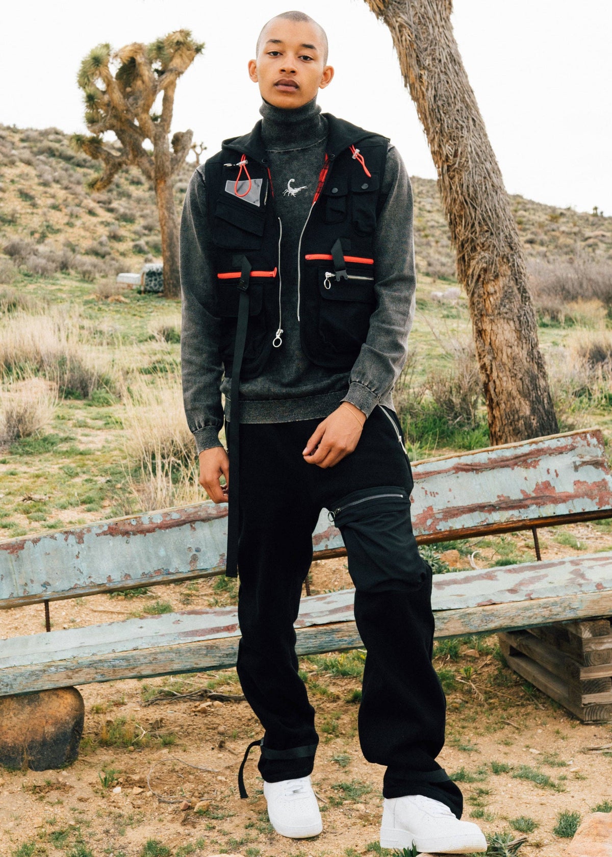 Men's Utility Fashion Vest in Black - Konus Brand
